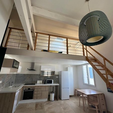 Appartement Avec Vue Sur L Eglise Des Saintes 外观 照片