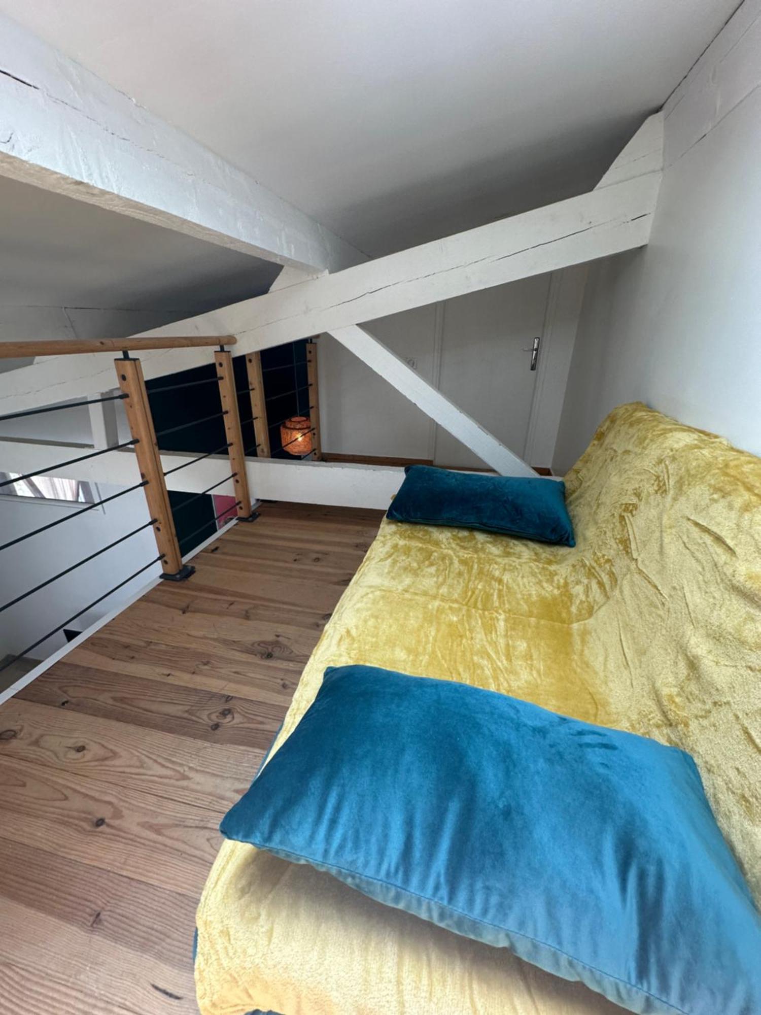 Appartement Avec Vue Sur L Eglise Des Saintes 外观 照片