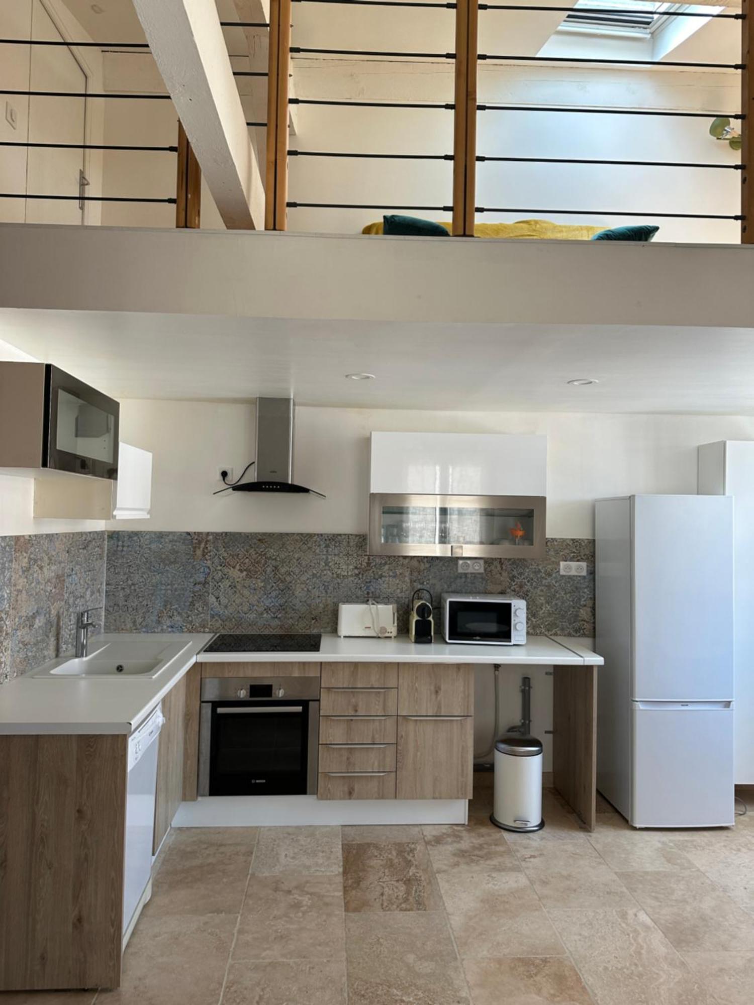 Appartement Avec Vue Sur L Eglise Des Saintes 外观 照片